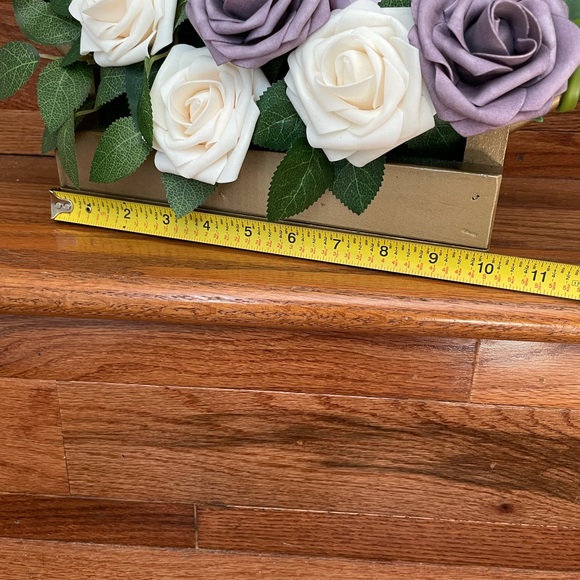 hoop artificial flower centerpiece - Picture 3 of 4